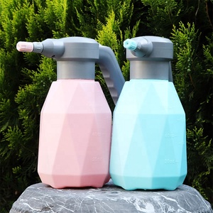 Herramienta rociadora <span class=keywords><strong>de</strong></span> jardín <span class=keywords><strong>de</strong></span> 2L, regadera eléctrica automática para <span class=keywords><strong>plantas</strong></span>, botella rociadora <span class=keywords><strong>de</strong></span> jardín, máquina <span class=keywords><strong>de</strong></span> regadera <span class=keywords><strong>de</strong></span> jardín USB - Product Image 6