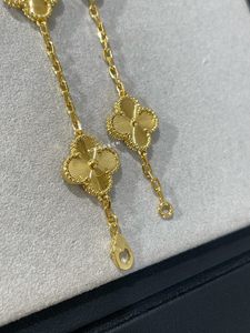 Collana da Donna in Rame con Quadrifoglio e Dieci Fiori, Placcata Oro 18K, Incisione Laser CNC, Catena in Stile Bambù, Stile Sportivo, Live Streaming - Product Image 5