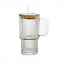 Gobelet créatif grande capacité au design moderne et épuré, couleur unie, avec poignée, couvercle transparent et paille, double usage domestique pour boissons
