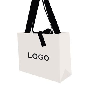 Sac cadeau de mariage de luxe recyclable KM en papier avec poignée en coton, finition mate haut de gamme - Product Image 1