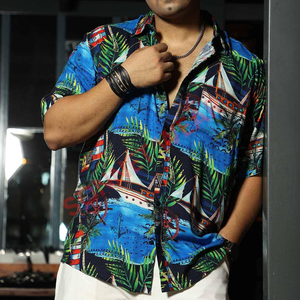 Ropa de playa cómoda para hombres con diseño elegante y tela de secado rápido perfecta para nadar y relajarse - Product Image 3