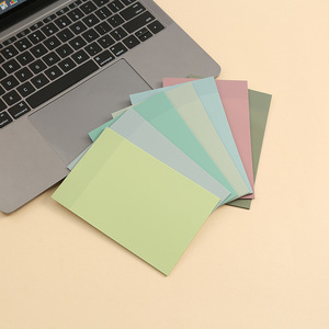 Blocs-notes adhésifs carrés pour les messages des étudiants, peuvent être déchirés et collés plusieurs fois. - Product Image 1