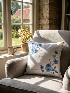 Funda de Cojín Bordada en Algodón con Flores Azules, Estilo Vintage, Simple y Moderno, para Decoración del Hogar, Sofá o Sillón - Product Image 4