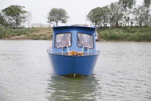 Mini bateau <span class=keywords><strong>de</strong></span> croisière à coque en V <span class=keywords><strong>de</strong></span> 19 pieds, nouveau bateau <span class=keywords><strong>de</strong></span> voyage en mer en alliage d'aluminium avec un poste <span class=keywords><strong>de</strong></span> conduite arrière pour la vente - Product Image 4