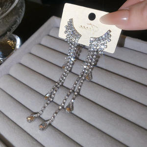 Boucles d'oreilles longues à pampilles en zircon et strass, élégantes et luxueuses pour femmes, pour mariage, fête ou banquet - Product Image 4