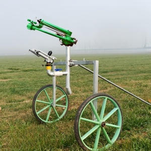 Vòi phun mưa Titan đạt chứng nhận CE 1.5 inch, xoay 360 độ °   Tưới nước diện tích lớn cho sân cỏ và tưới tiêu vườn - Product Image 1