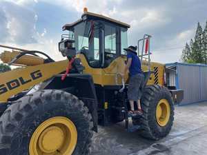 รถตักล้อยางมือสอง Lingong 958F รถตักแบบ Skid Steer ได้รับการรับรองมาตรฐาน CE มาตรฐานไอเสียจีนระดับ III เครื่องยนต์ EFI สภาพใหม่ 90% ราคาถูก - Product Image 3