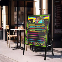 Expédition à temps fixé, panneaux publicitaires effaçables à effet néon, présentoirs au sol en forme de A, panneau LED en forme de tableau noir pour les pizzerias à emporter