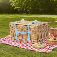 Ensemble de boîtes de rangement en osier tressé sur le thème du camping avec vaisselle pour pique-niques, rangement pour salon et bureau, accessoires photo