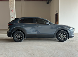 SUV de Segunda Mano, Caja de Cambios Automática, Asientos de Cuero, Techo Solar, Cámara Trasera, Motor de Gasolina 2.0L, Modelo 2021, Volante a la Izquierda, Vehículo Usado - Product Image 4