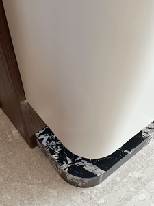 Mobile <span class=keywords><strong>TV</strong></span> Sospeso Minimalista di Lusso Italiano con <span class=keywords><strong>Base</strong></span> in Lastra di Roccia, Offre Ampio Spazio di Archiviazione e un Tocco Premium di Alta Gamma. - Product Image 4