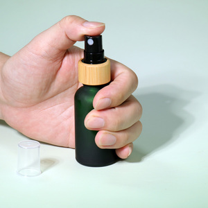 Flacone Spray in Vetro Multifunzionale Autopulente con Tappo a Vite 30ml, Funzionamento Silenzioso, Design Intelligente per Camera da Letto, Ufficio, Auto - Product Image 4
