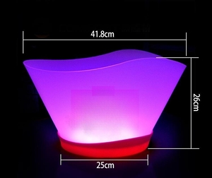Seau à glace ovale en plastique PP LED RGB 12L pour Remy Martin - Product Image 3