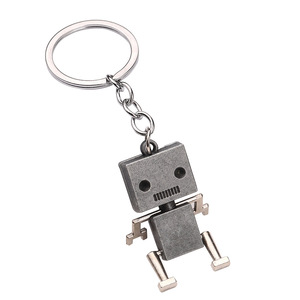 Llavero de coche con diseño de robot retro de aleación, mini cuadrado, creativo y móvil, para hombre, accesorio punk para bolso, regalo. - Product Image 5