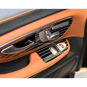 Fourgonnette Mercedes Vito multi-places entièrement transformée et prête à l'emploi - Product Image 6
