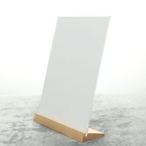علامة بلاستيكية شفافة مخصصة ، بقاعدة خشبية - Product Image 1
