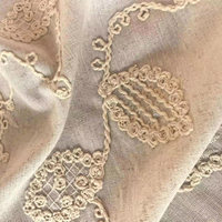 Tissu brodé à trame blanche - Écologique et résistant aux taches pour robes, sacs, textiles de maison (Polyester/Coton/Rayonne/Lin)
