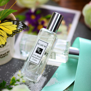 French Niche <span class=keywords><strong>Eau</strong></span> <span class=keywords><strong>De</strong></span> <span class=keywords><strong>Toilette</strong></span> Femme Blue Wind Bell Pamplemousse Floral Scent Tone-Setting Parfum pour la diffusion en direct transfrontalière - Product Image 4