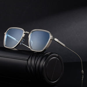 Gafas de Sol Cuadradas para Hombre HJ-7332, Montura Negra de PC, Protección UV400 Clase 2, Patillas Metálicas, Estilo Europeo - Product Image 4