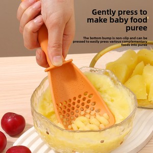 Passoire et presse-purée 5-en-1 pour la cuisine – Cuillère de cuisine multifonctionnelle, coupe-ail, presse-patates, outil à œufs – Antiadhésif, résistant à la chaleur - Product Image 4