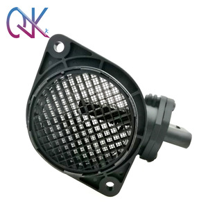 เครื่องวัดการไหลของอากาศ 028906461 เส้นผ่านศูนย์กลางภายใน 70 มม. สำหรับเซ็นเซอร์ MAF รถยนต์เกียร์อัตโนมัติ - Product Image 1