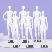 Boutique-Schaufensterpuppe, weiblich, Kunststoff, Ganzkörper, sexy, glänzend weiß, stehend