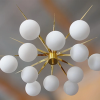 Plafonnier Sputnik moderne du milieu du siècle en or avec globes en verre dépoli, lampes de plafond LED en fer pour salon et restaurant