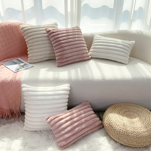 Sarung bantal kustom Dekorasi Rumah Kelinci bulu palsu mewah lembut halus bergaris lempar penutup bantal untuk kamar tidur Sofa