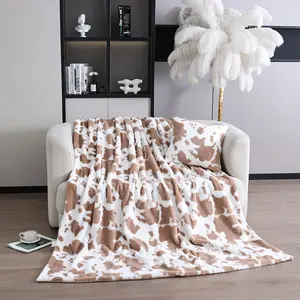 China Supplier 100 Polyester Super King Size Fold Up Bed Fleece Super Soft Cow Printed Flannel Blanket