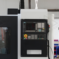 Machine de fraisage CNC verticale à faible encombrement pour la production en atelier de précision