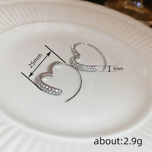 Orecchini a forma di cuore per donna, gioielli alla moda eleganti e scintillanti - Product Image 4