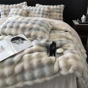 Juego de edredón de cuatro piezas de lujo, Sábana de retazos gruesa de terciopelo de leche de felpa de conejo para ropa de <span class=keywords><strong>cama</strong></span> cálida de otoño e invierno - Product Image 4