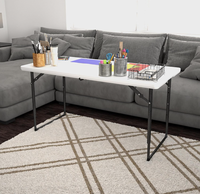 Table pliante réglable de 4 pieds en plastique HDPE au design moderne avec serrure pour une utilisation en extérieur