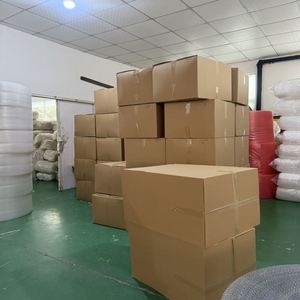 Rouleau de film à bulles d'air rouge rose antichoc recyclable, taille personnalisée, polyéthylène PE, matériau d'emballage protecteur pour la logistique - Product Image 4