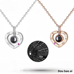 Collar con Proyección de Te Amo en 100 Idiomas con Números Romanos y Cadena de Eslabones de Cobre en Forma de Corazón, Éxito de Ventas Transfronterizo para San Valentín - Product Image 5