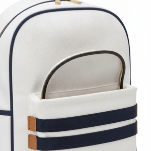 Sac à dos de pickleball Heritage en toile avec sangles extérieures pour raquettes, en coton et polyester, logo personnalisé, vente en gros, sac à dos pour raquettes de tennis et de padel - Product Image 4