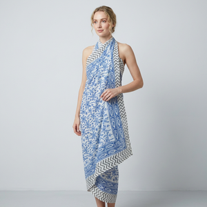 Pareo de Playa de Lujo 100% Algodón con Estampado Digital Floral, Transpirable y Ligero, para Mujer, Ideal para Vacaciones Tropicales - Product Image 1