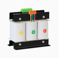 Transformateur sec 250 kVA 3P 220V/380V/440V avec goujons de levage et trous de fixation pour une installation facile sur panneau, usage industriel, haute performance
