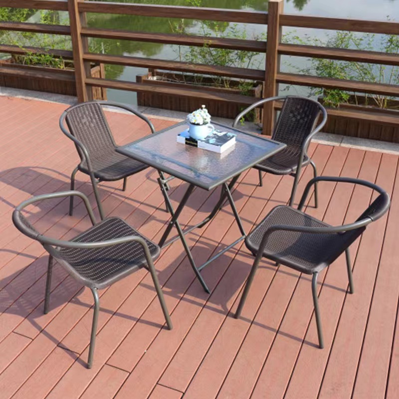 4 sillas + mesa cuadrada de 70cm con patrón de agua plegable