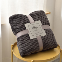 Plaids doux et légers en flanelle polaire 100 % polyester, tricotés, épais et moelleux, pour lit et canapé, style moderne et personnalisé