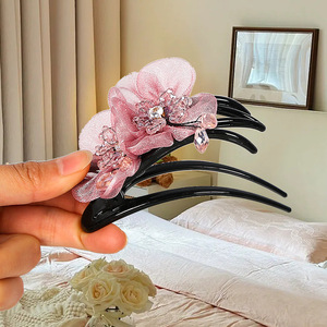 Pince à cheveux en forme de bec de canard en fleur de soie, artisanat manuel en tissu, accessoire de coiffure quotidien pour femme, collection Printemps 2024, origine Linyi - Product Image 2