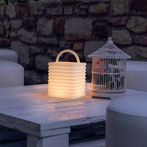 Wiederaufladbare LED-Laterne Wasserdichte Kabellose Tragbare Terrassenbeleuchtung Moderne Handgehaltene Camping-Garten-Außenlampe - Product Image 2