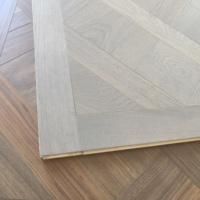 Plancher Versailles Parquet carré 1000mm Chêne noyer AB Grade Matériau de premier choix Plancher à motif de bois d'ingénierie UV