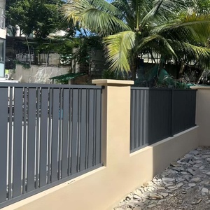 Conception personnalisée de clôture en aluminium avec lames verticales Panneau de clôture en aluminium <span class=keywords><strong>Mur</strong></span> de jardin - Product Image 3
