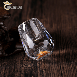 แก้วช็อตคริสตัลเพชรขนาด 1.5 ออนซ์ ประดับด้วยทองคำเปลว 24k ทำมืออย่างหรูหรา สำหรับดื่มเหล้าเหมาไถ้ เทกีล่า - Product Image 4