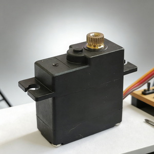 Micro-moteur servo à engrenages métalliques de 17 g pour voiture RC, robot, avion et applications de contrôle de mini-servo de précision - Product Image 1