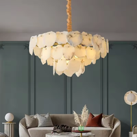 Lustre LED moderne en cuivre et albâtre avec télécommande, hauteur réglable et anti-éblouissement pour salles à manger d'hôtels/villas