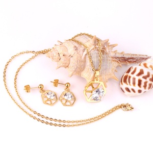 Conjuntos de Joyería al por Mayor: Collar, Pendientes y Anillo de Acero Inoxidable con Diamantes para Mujer, Ideales para Regalo - Product Image 3