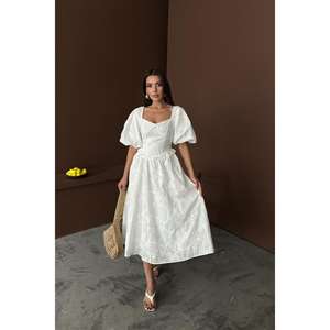 Robe élégante et formelle en dentelle brodée blanche, style vintage, avec manches bouffantes en crochet, taille empire, unie, tailles XS-XL, idéale pour l'automne. - Product Image 6