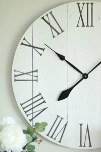 Grande horloge murale en bois blanc style ferme (253036 pouces) - Product Image 3
